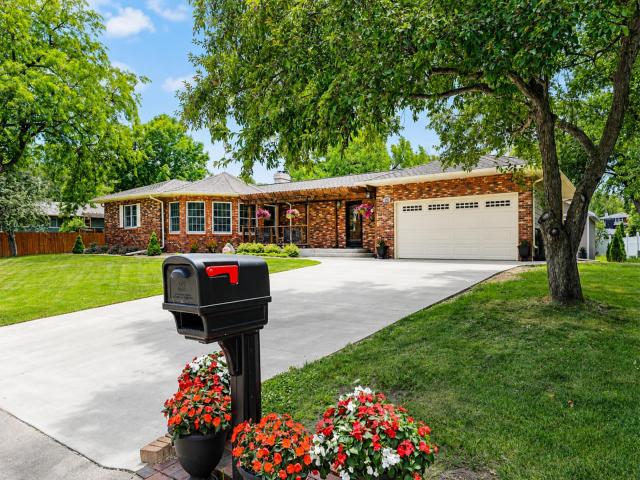1005 W Richway Drive Albert Lea MN 56007 - MLS# 7100798