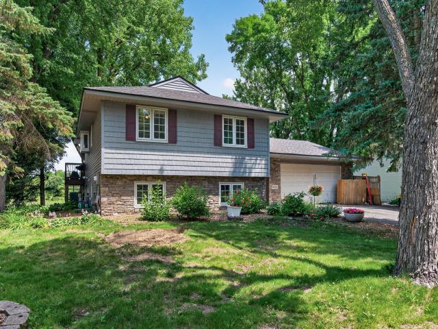 10332 102nd Place N Maple Grove MN 55369 - MLS# 7101002
