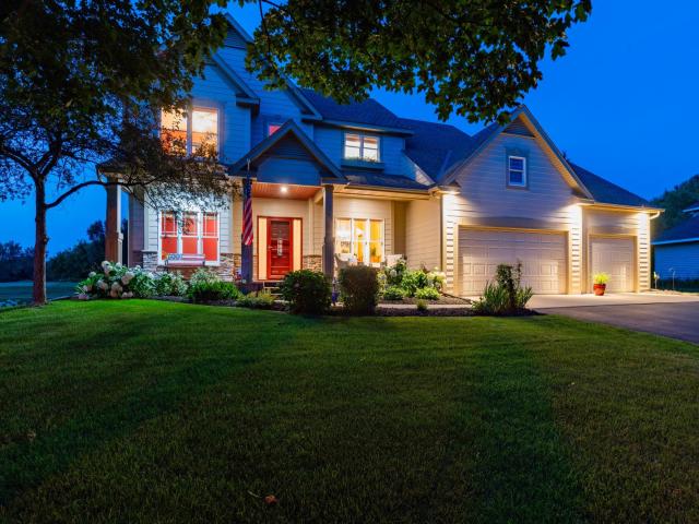 10610 Pinnacle Way Saint Paul MN 55129 - MLS# 7101448