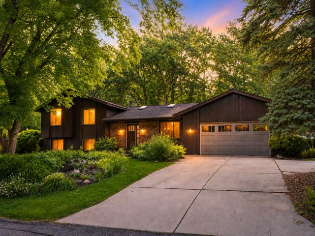 14810 Lloyds Drive Minnetonka MN 55345 - MLS# 7101573