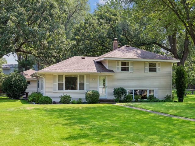 2163 29th Avenue NW Saint Paul MN 55112 - MLS# 7102243