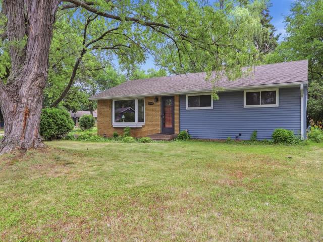 2360 Circle Drive Saint Paul MN 55110 - MLS# 7102310