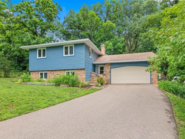 5915 Hidden Oaks Circle SE Prior Lake MN 55372 - MLS# 7102361