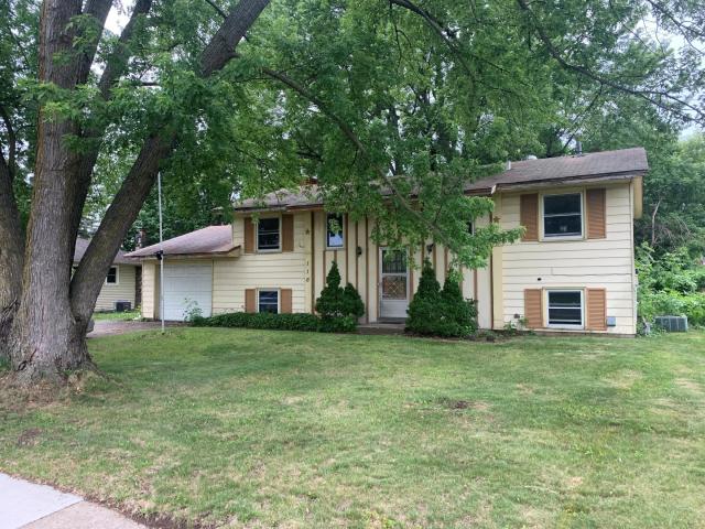116 Hayes Road Apple Valley MN 55124 - MLS# 7102415