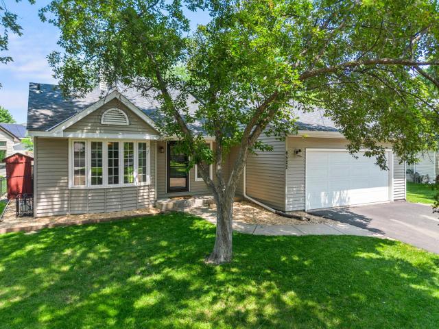 6522 Gray Fox Curve Chanhassen MN 55317 - MLS# 7102540