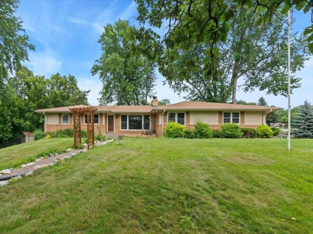 2300 Oakwood Drive Burnsville MN 55306 - MLS# 7102607