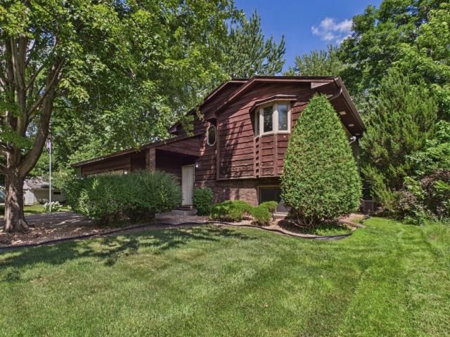 9194 Goldenrod Lane N Maple Grove MN 55369 - MLS# 7102768