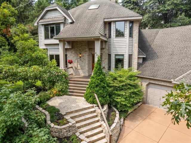 655 Evergreen Circle Saint Paul MN 55126 - MLS# 7102812