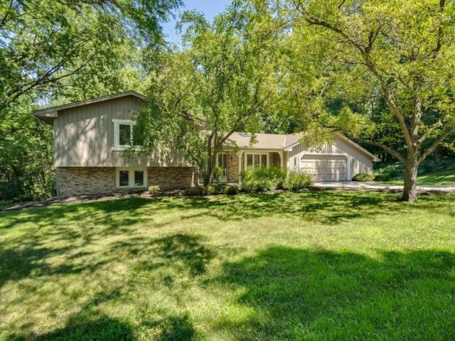 15208 Crown Drive Minnetonka MN 55345 - MLS# 7102827