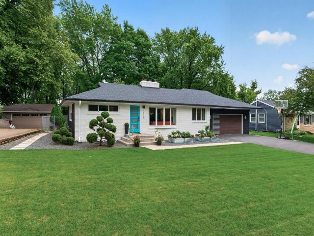 1516 Aquila Avenue N Minneapolis MN 55427 - MLS# 7103138