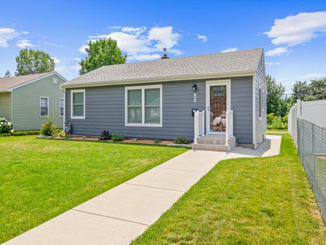 1692 Iowa Avenue E Saint Paul MN 55106 - MLS# 7103286