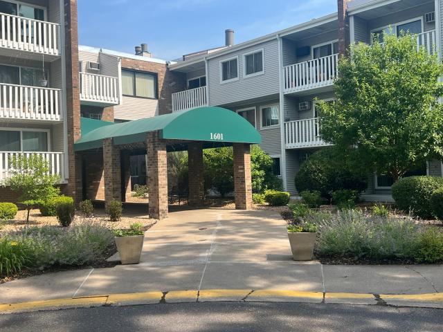 1601 N Innsbruck Drive Unit 215NE Minneapolis MN 55432 - MLS# 7103454