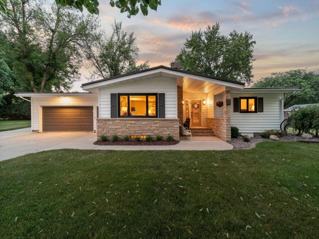 406 Ridge Circle Albert Lea MN 56007 - MLS# 7103506