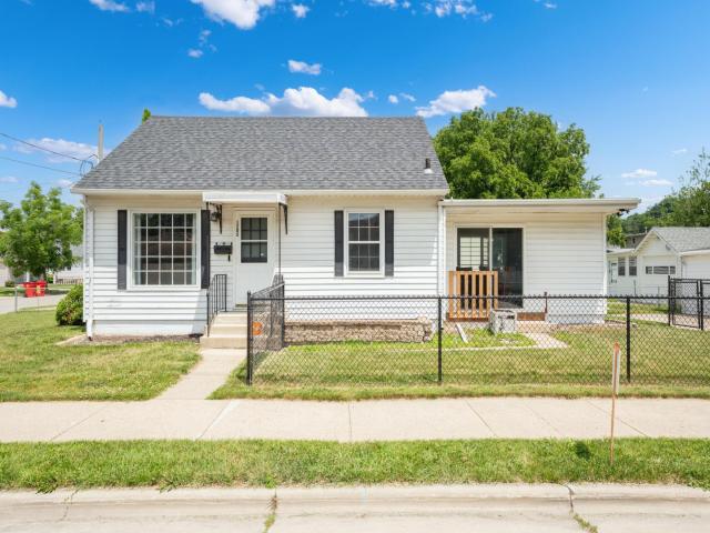 1205 9th Street NE Rochester MN 55906 - MLS# 7103630