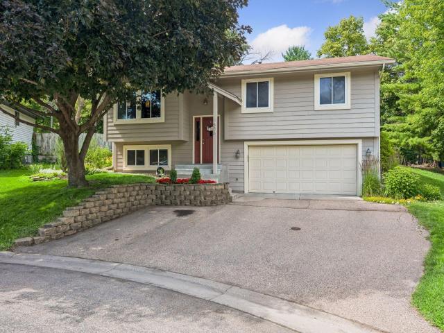 506 Laredo Lane Chanhassen MN 55317 - MLS# 7103705
