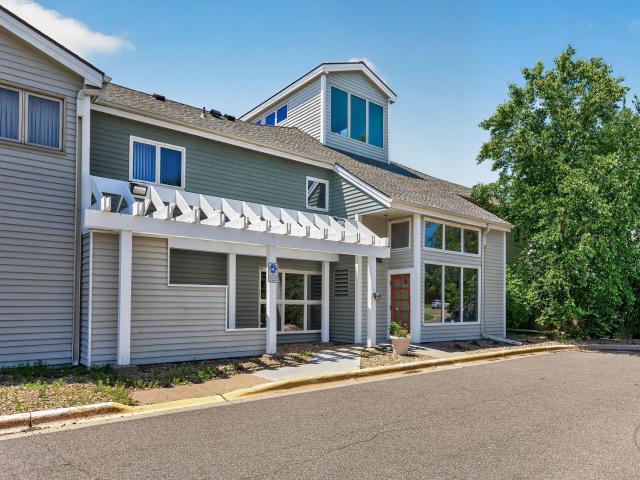 1392 Carling Drive Unit 103 Saint Paul MN 55108 - MLS# 7104010