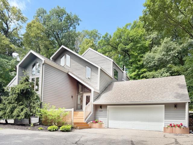 13900 Hill Ridge Drive Hopkins MN 55305 - MLS# 7104141