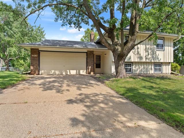 14382 Garrett Avenue Apple Valley MN 55124 - MLS# 7104204