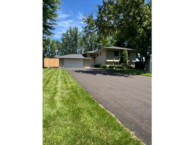 404 Highland Drive Chanhassen MN 55317 - MLS# 7104235