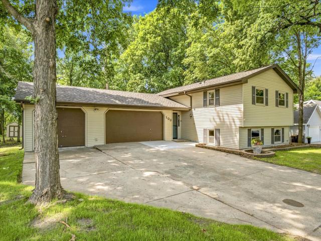 100 Shadywood Lane Delano MN 55328 - MLS# 7104835