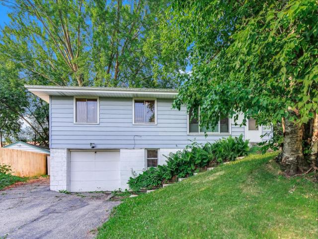 6481 Rath Drive Woodbury MN 55125 - MLS# 7105696