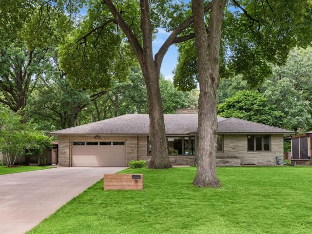 91 Mid Oaks Lane Saint Paul MN 55113 - MLS# 7105863