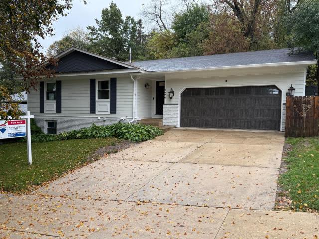 3926 Manorwoods Drive NW Rochester MN 55901 - MLS# 7105899