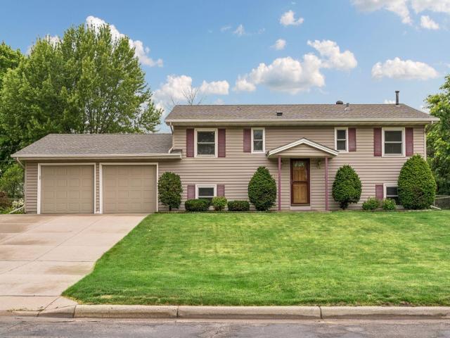10424 Zion Street NW Coon Rapids MN 55433 - MLS# 7106621