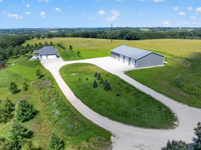 5490 College View Road E Rochester MN 55904 - MLS# 7106640