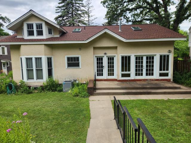 1434 Hythe Street Saint Paul MN 55108