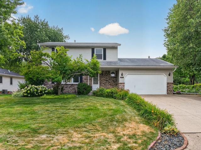 3016 Lakewood Drive N Saint Paul MN 55109 - MLS# 7107080