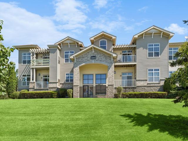 1244 County Road D E Unit 102 Saint Paul MN 55109 - MLS# 7107804