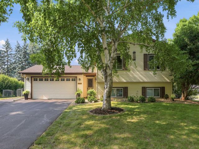 11852 99th Avenue N Osseo MN 55369 - MLS# 7107910