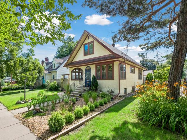 1301 Victoria Street N Saint Paul MN 55117 - MLS# 7108137