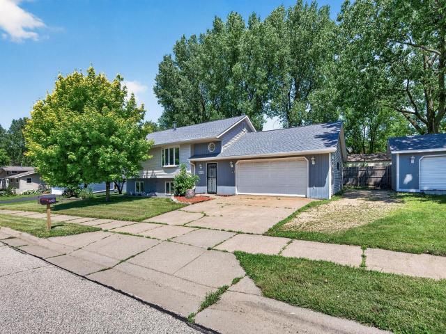 2709 Holloway Avenue E North Saint Paul MN 55109 - MLS# 7108252