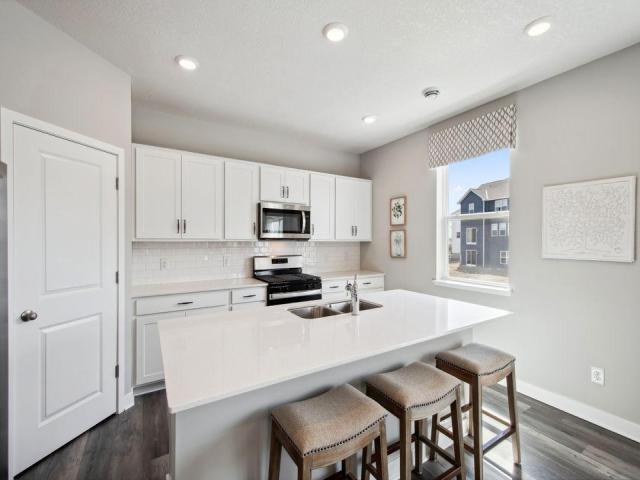 2037 Aquarius Drive Shakopee MN 55379 - MLS# 7108272