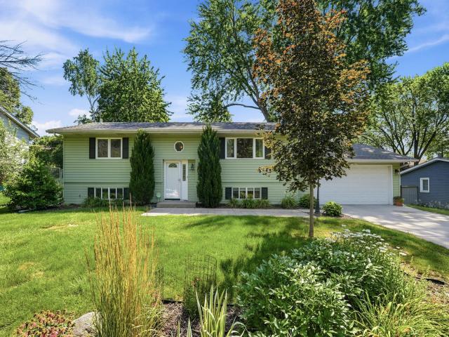 3224 Hillsboro Avenue N New Hope MN 55427 - MLS# 7108321