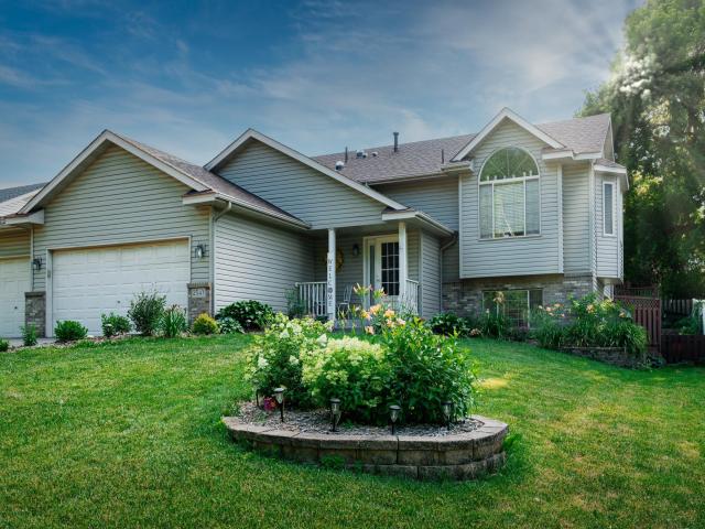 2543 Cypress Street Maplewood MN 55109 - MLS# 7108336