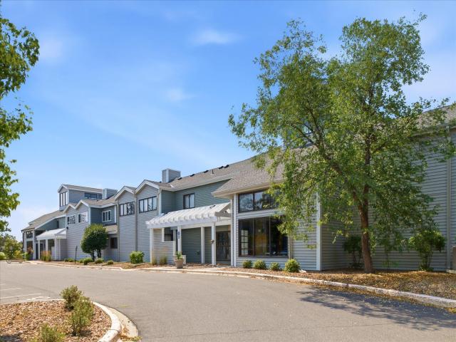 1372 Carling Drive Unit 307 Saint Paul MN 55108 - MLS# 7108575