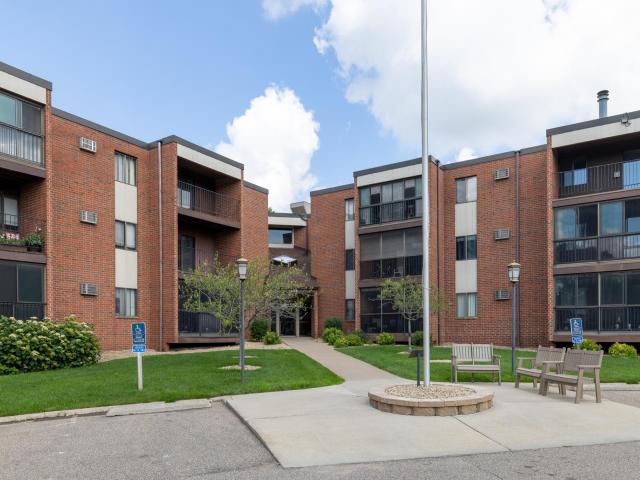 1800 Riverwood Drive Unit 301 Burnsville MN 55337 - MLS# 7108894