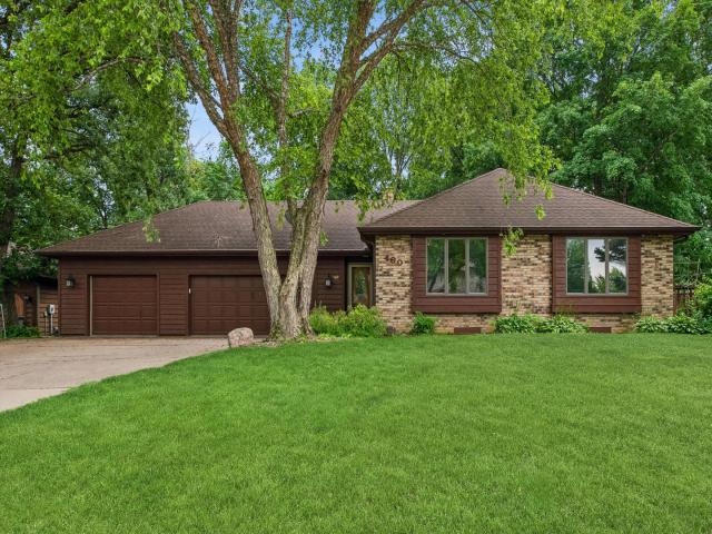 460 Oakhill Road Chaska MN 55318 - MLS# 7109001
