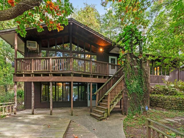 8274 Hidden Bay Trail N Lake Elmo MN 55042 - MLS# 7109095