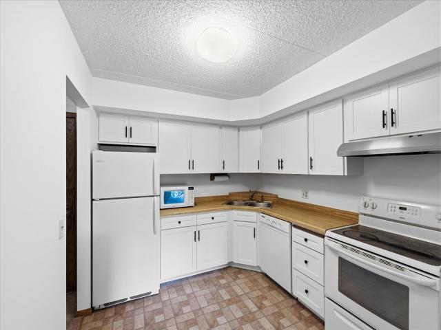 2455 Londin Lane E Unit 417 Maplewood MN 55119 - MLS# 7109367