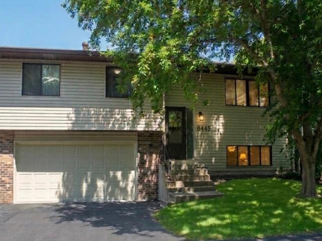8445 Morgan Lane Eden Prairie MN 55347 - MLS# 7109385