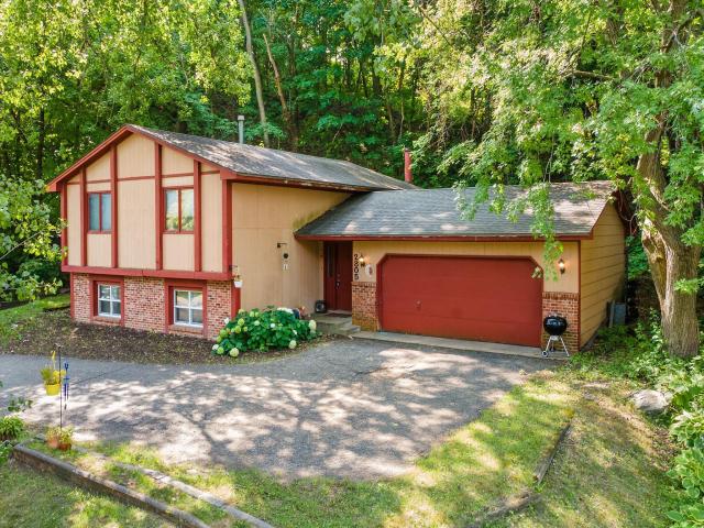 2805 Brookview Drive Burnsville MN 55337 - MLS# 7109562