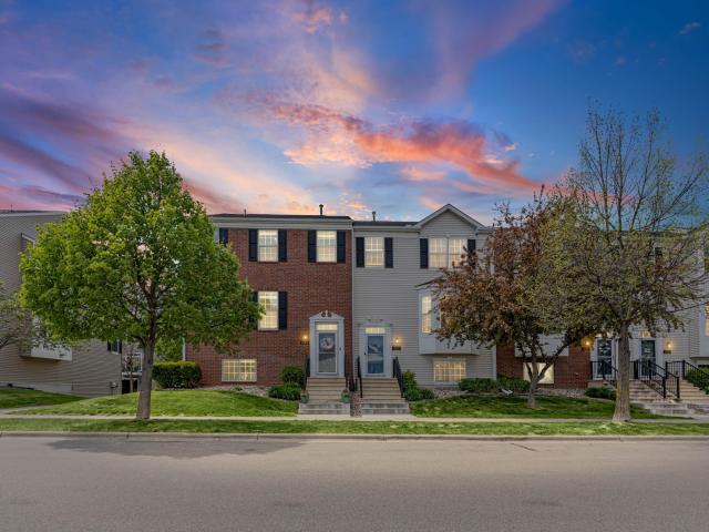 1724 Riverside Drive Shakopee MN 55379 - MLS# 7110085