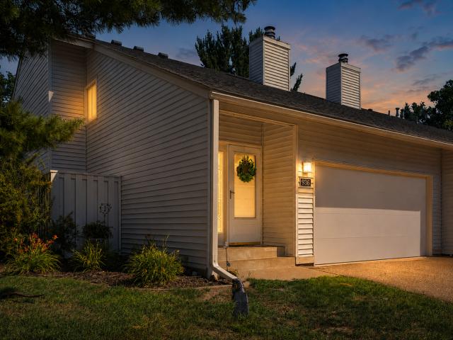 936 Monterey Court S Saint Paul MN 55126 - MLS# 7110560