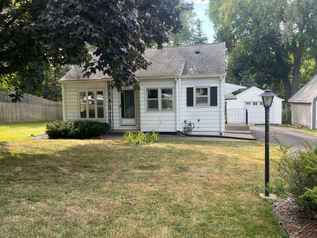 590 Valley Lane Mendota Heights MN 55118 - MLS# 7111021