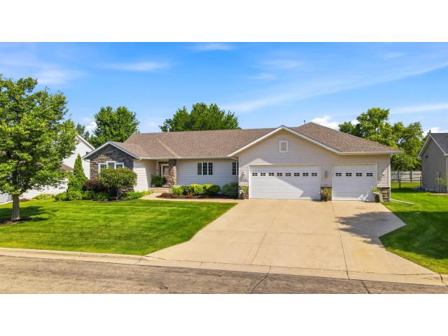 2450 Mossy Creek Drive NE Owatonna MN 55060 - MLS# 7111029