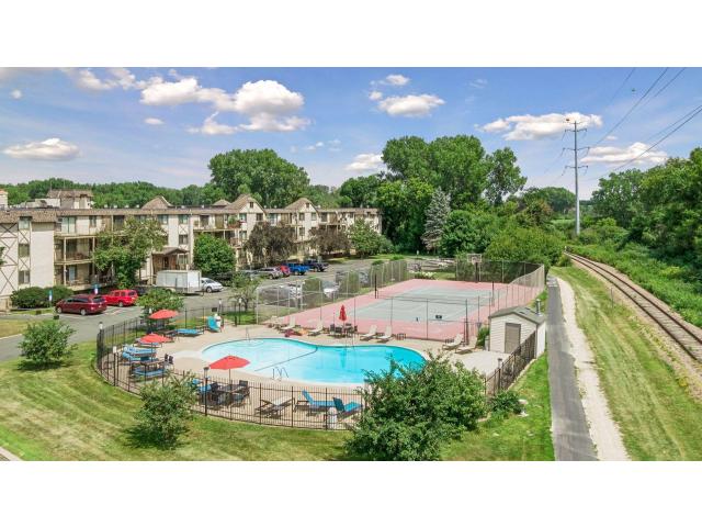 1304 W Medicine Lake Drive Unit 320 Minneapolis MN 55441 - MLS# 7111038